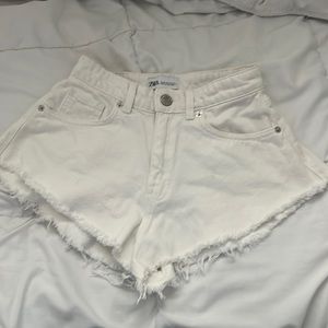 WHITE ZARA SHORTS